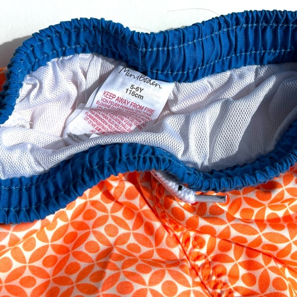 Mini Boden orange pattern swim trunks with blue waistband size 5-6Y - Picture 5 of 5